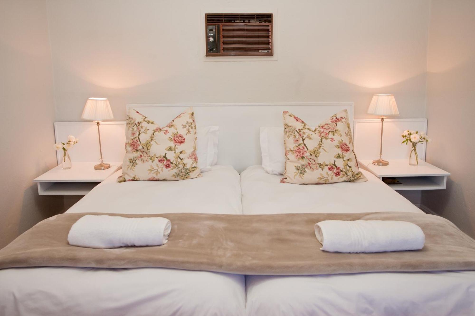Wagon Wheel Country Lodge Beaufort West Zimmer foto